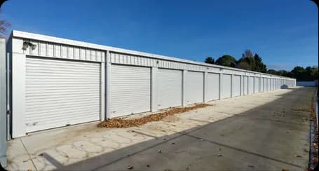 LocknLeave Bromley facility photo 2