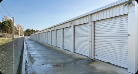 LocknLeave Bromley facility photo 3